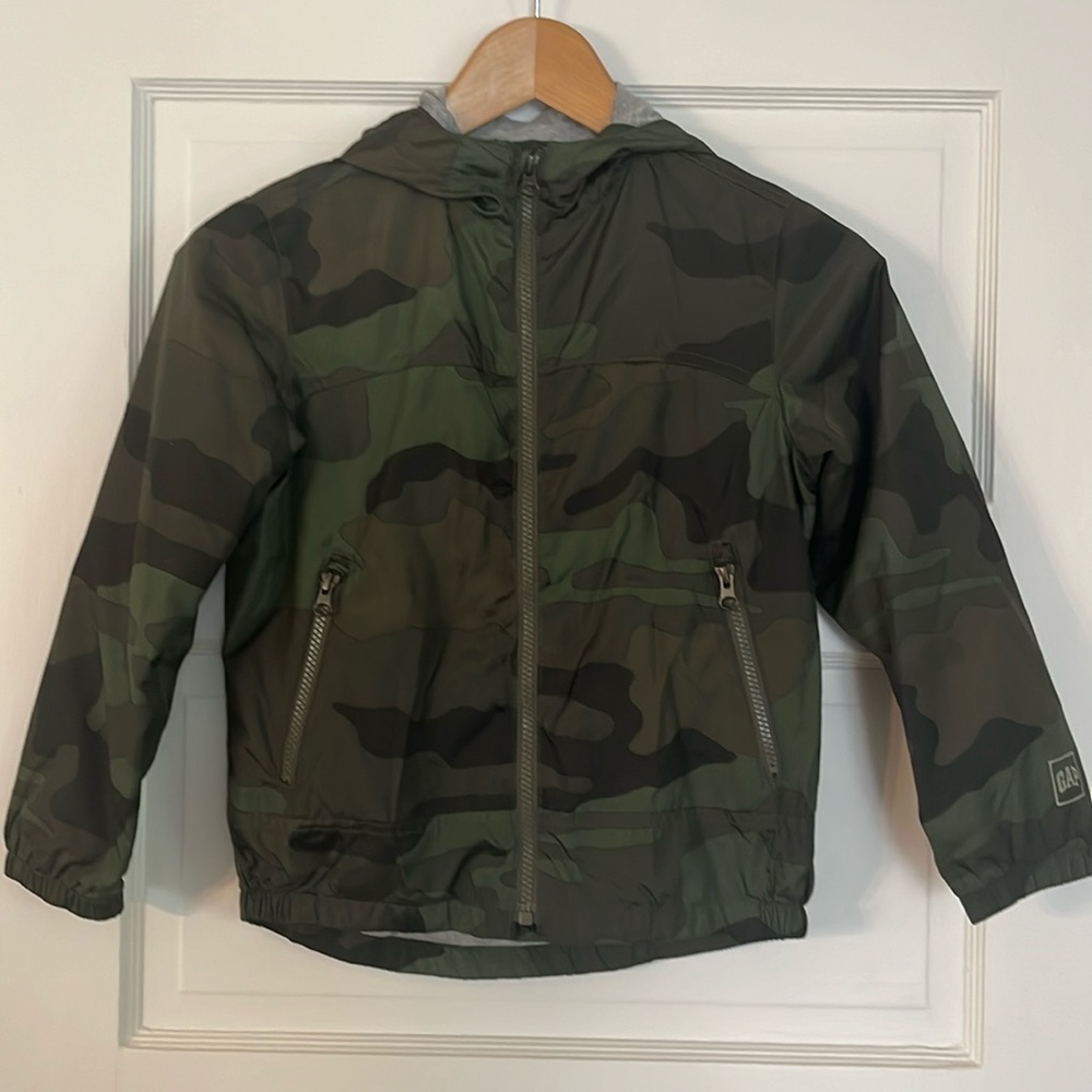 Preowned Gap Kids Camo Lightweight Rain Jacket Jersey Lined Clean! SIZE small